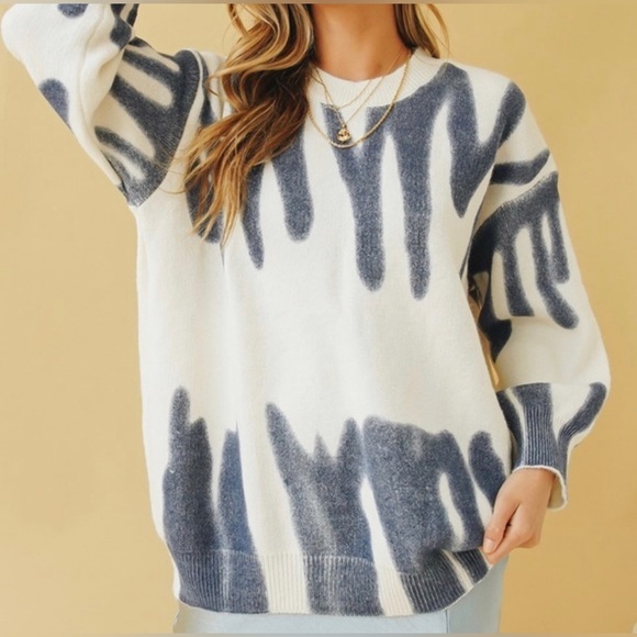 Verge Girl Along The Sidewalk Knit in cream/gray✨ - Picture 1 of 3